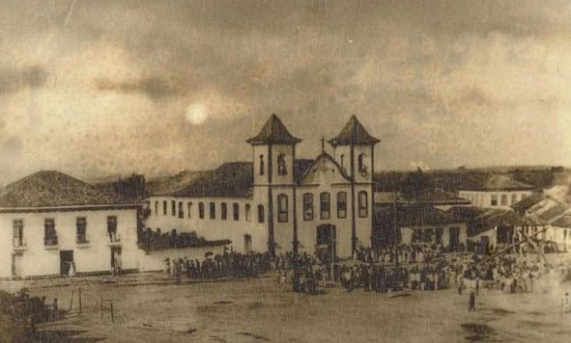 Imagem Histórica da Matriz Nossa Senhora e São José em Montes Claros - 
